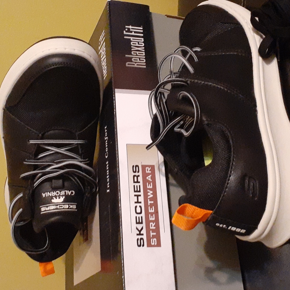 Skechers Streetwear Memory Foam Men's Sneakers Size 8